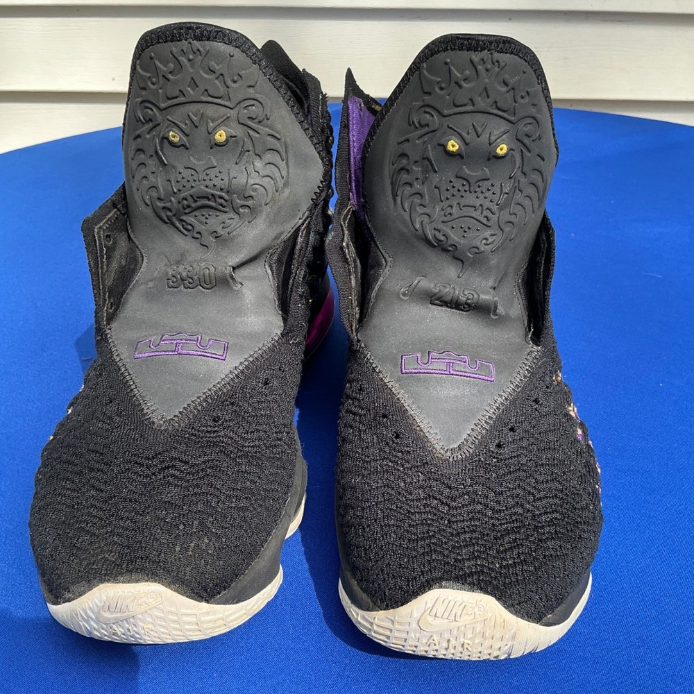 Nike Basketball Shoes LeBron 17 10.5 Black Lakers Purple Gold LionHeadBQ3177-004